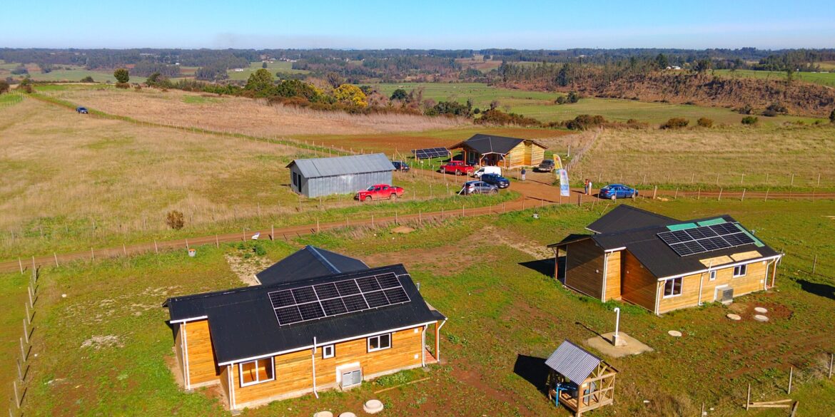Casas Cañete paneles fotovoltaicos Serviu