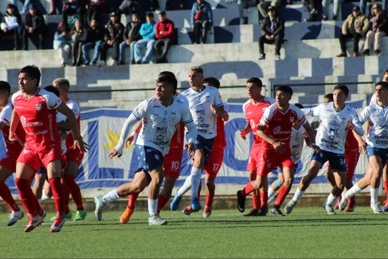 Naval 2-1 Deportes Quillón