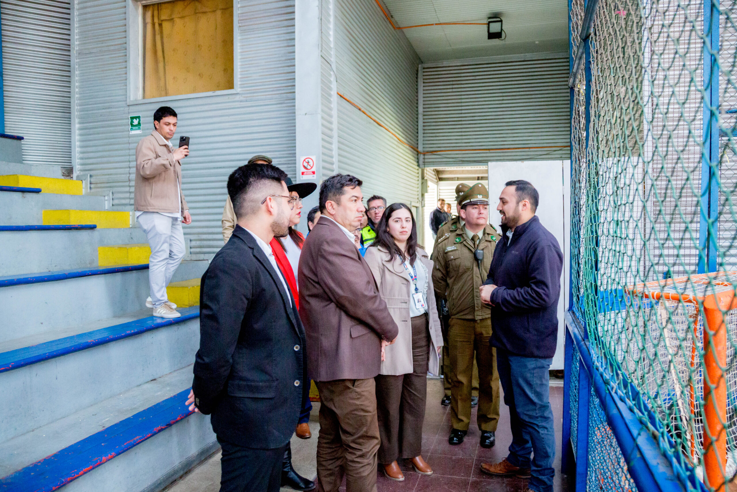 Autoridades en la fiscalización de instalaciones de CD Huchipato | Foto de Municipio de Talcahuano