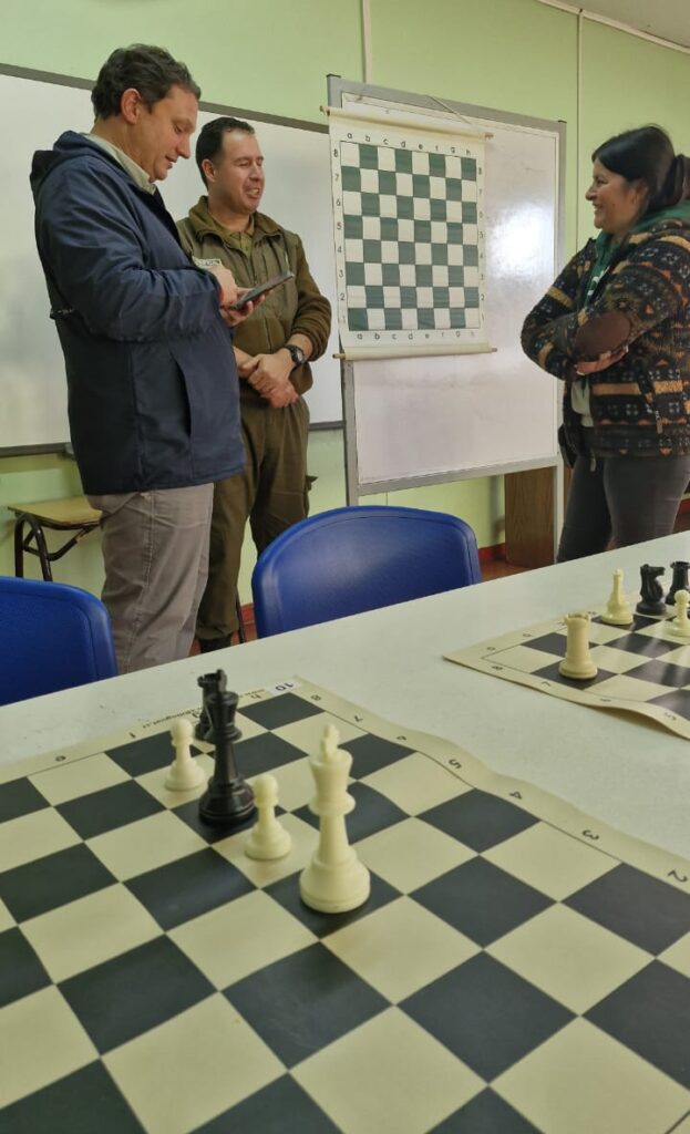 Clase en el club de ajedrez de Miguel Hernández | Foto: Sala de Prensa