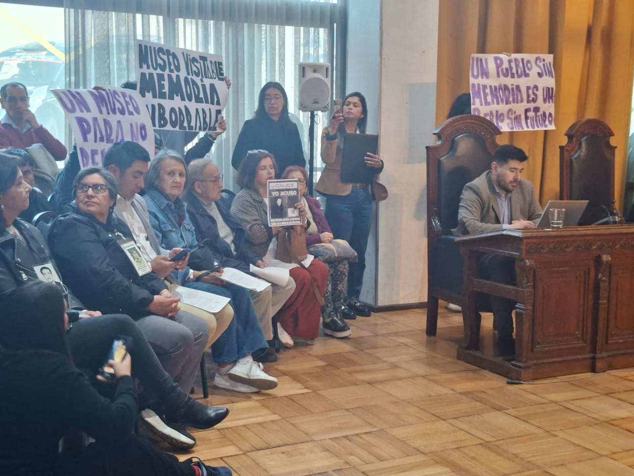 Ciudadanos en la sesión extraordinaria | Foto: Sala de Prensa