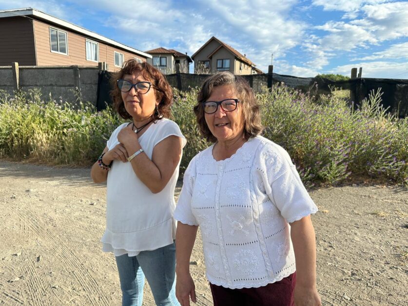 Margarita y Alejandrina Barra, vecinas en la población Los Boldos | Foto: Sala de Prensa