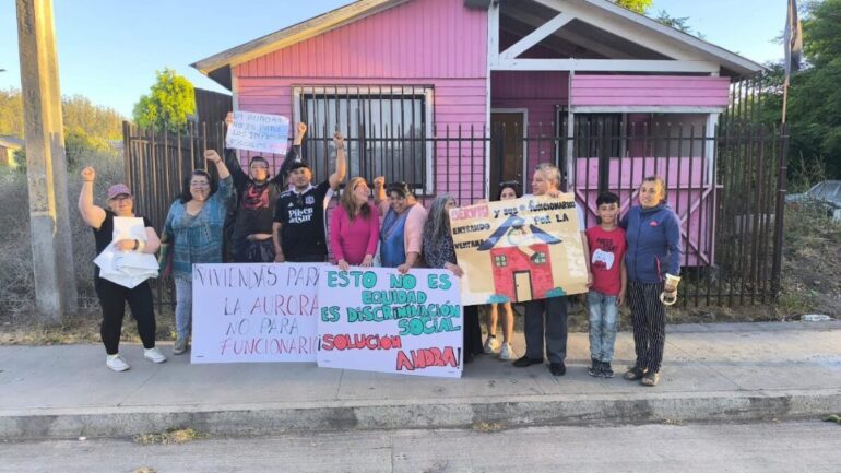 Protesta pobladores Aurora de Chile Serviu