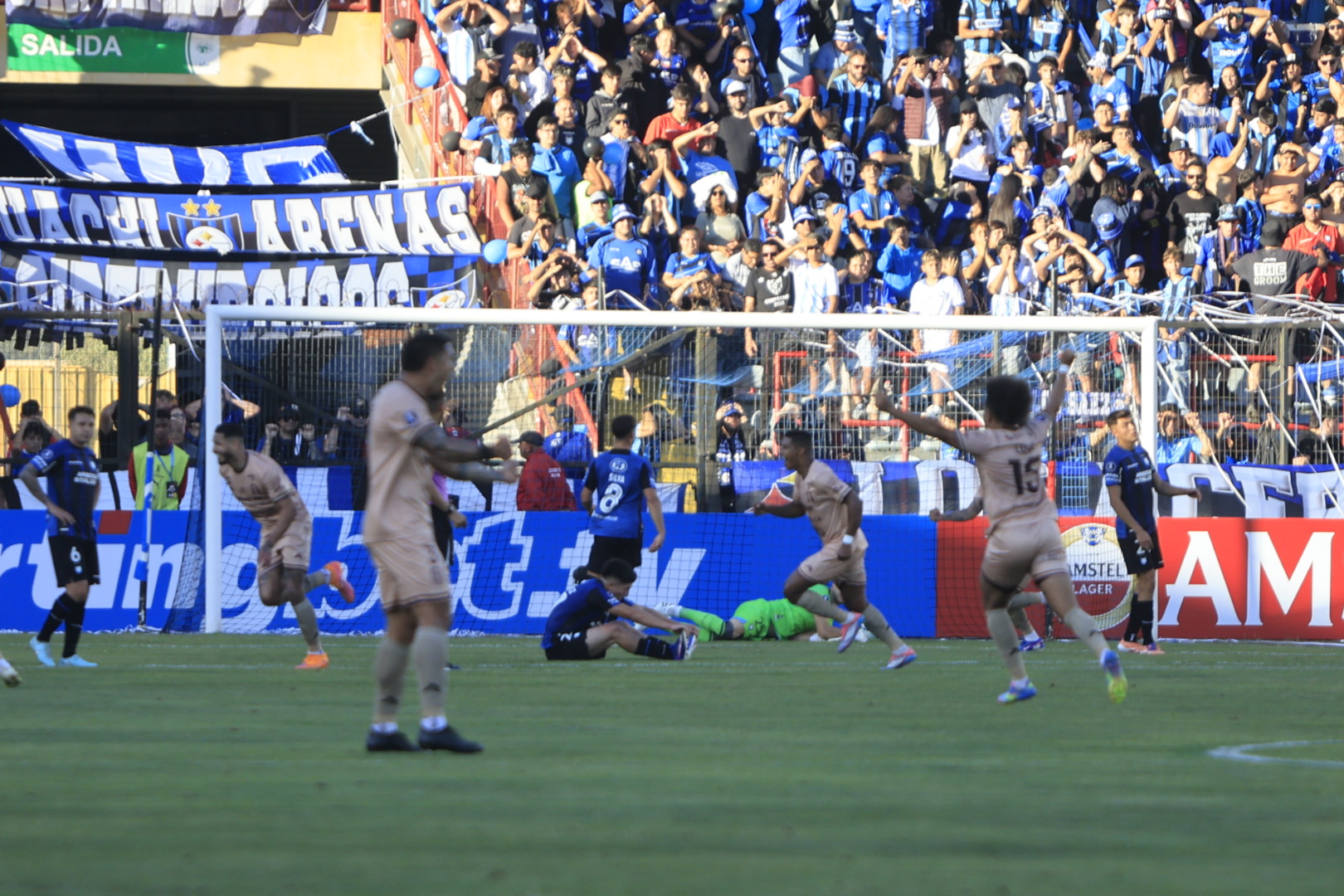 Con un golazo de tiro libre, Edson Tortolero se transformó en la pesadilla de Huachipato en la serie. | Foto: Raphael Sierra, Sala de Prensa