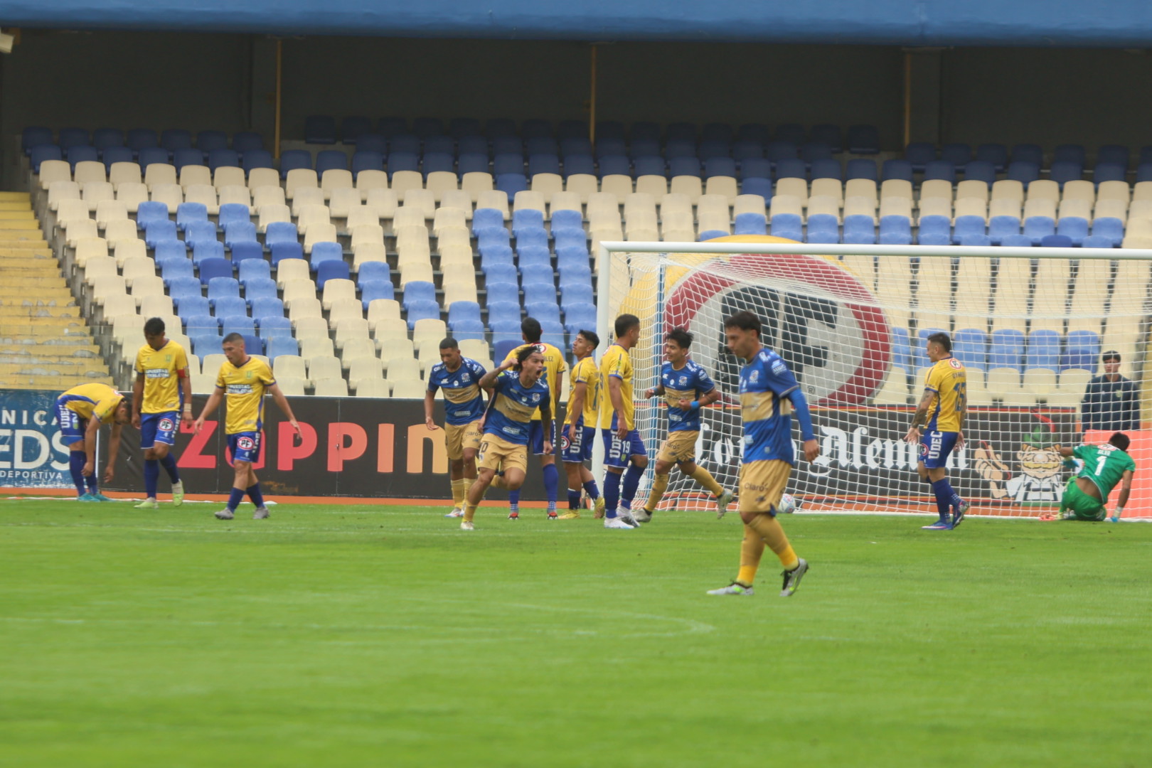El volante ofensivo Alan Medina fue el verdugo de la 'UdeC' y encadenó dos goles seguidos para darle el triunfo a los ruleteros. | Foto: Raphael Sierra, Sala de Prensa