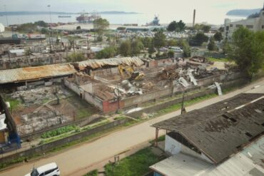 Demolición ruinas escuela Vipla Penco Lirquén