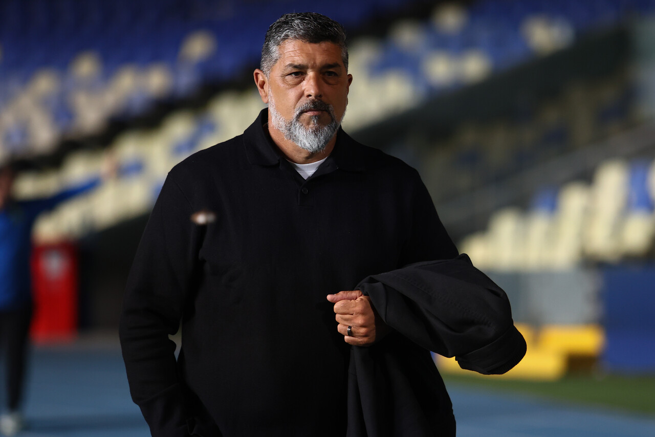 El director técnico uruguayo, Leonardo Ramos, debutó con una victoria en la banca de la UdeC, atrás quedó la polémica por su credencial de entrenador | Foto: Daniel Pino | Agencia UNO