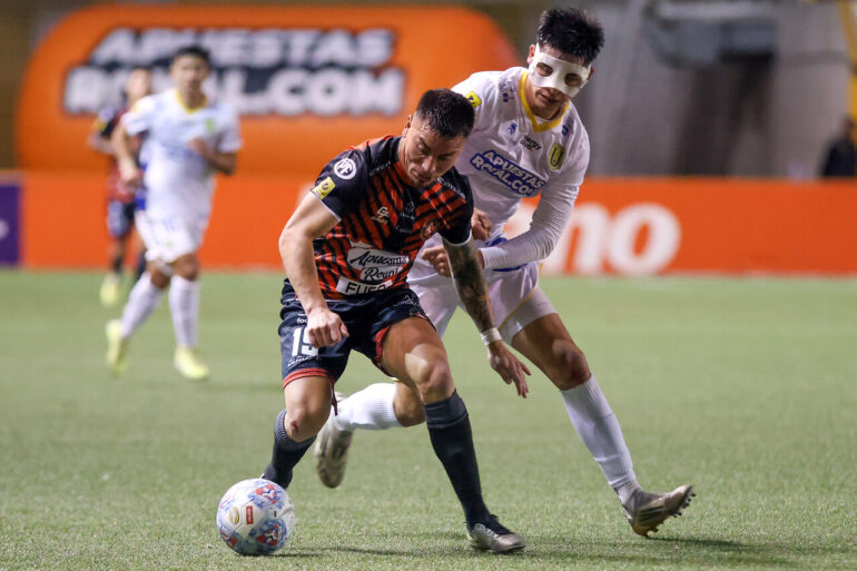 Fútbol UdeC vs Deportes Limache | Fecha 10, Liga de Primera 2026 | Foto: Mauricio Toro, Agencia UNO