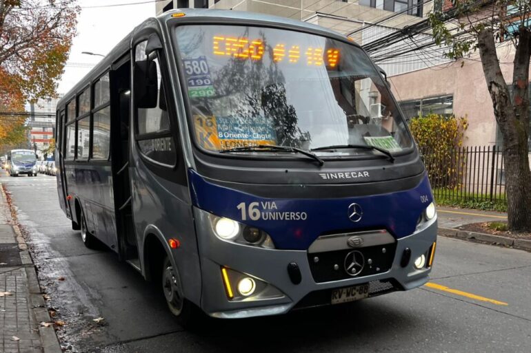 Bus línea 16 Vía Universo