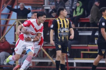 Deportes Valdivia vs. Fernández Vial, Fecha 21, Tercera División B, Grupo Sur | Fotografía: Deportes Valdivia a través de Facebook