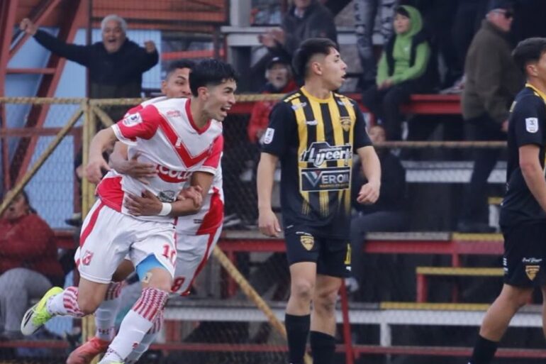 Deportes Valdivia vs. Fernández Vial, Fecha 21, Tercera División B, Grupo Sur | Fotografía: Deportes Valdivia a través de Facebook