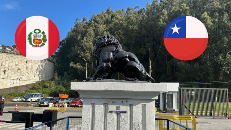 Puerta de Los Leones