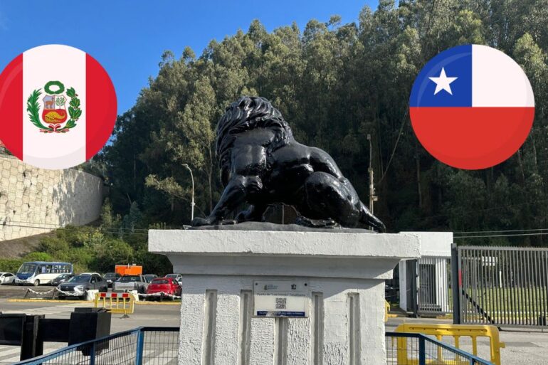 Puerta de Los Leones